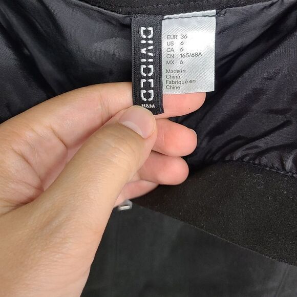 H&M Devided Black Mini Skirt Size 6‎ - Picture 4 of 7